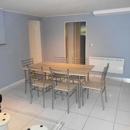 Apartment Maison Au Centre Ville De Cambes 85553
